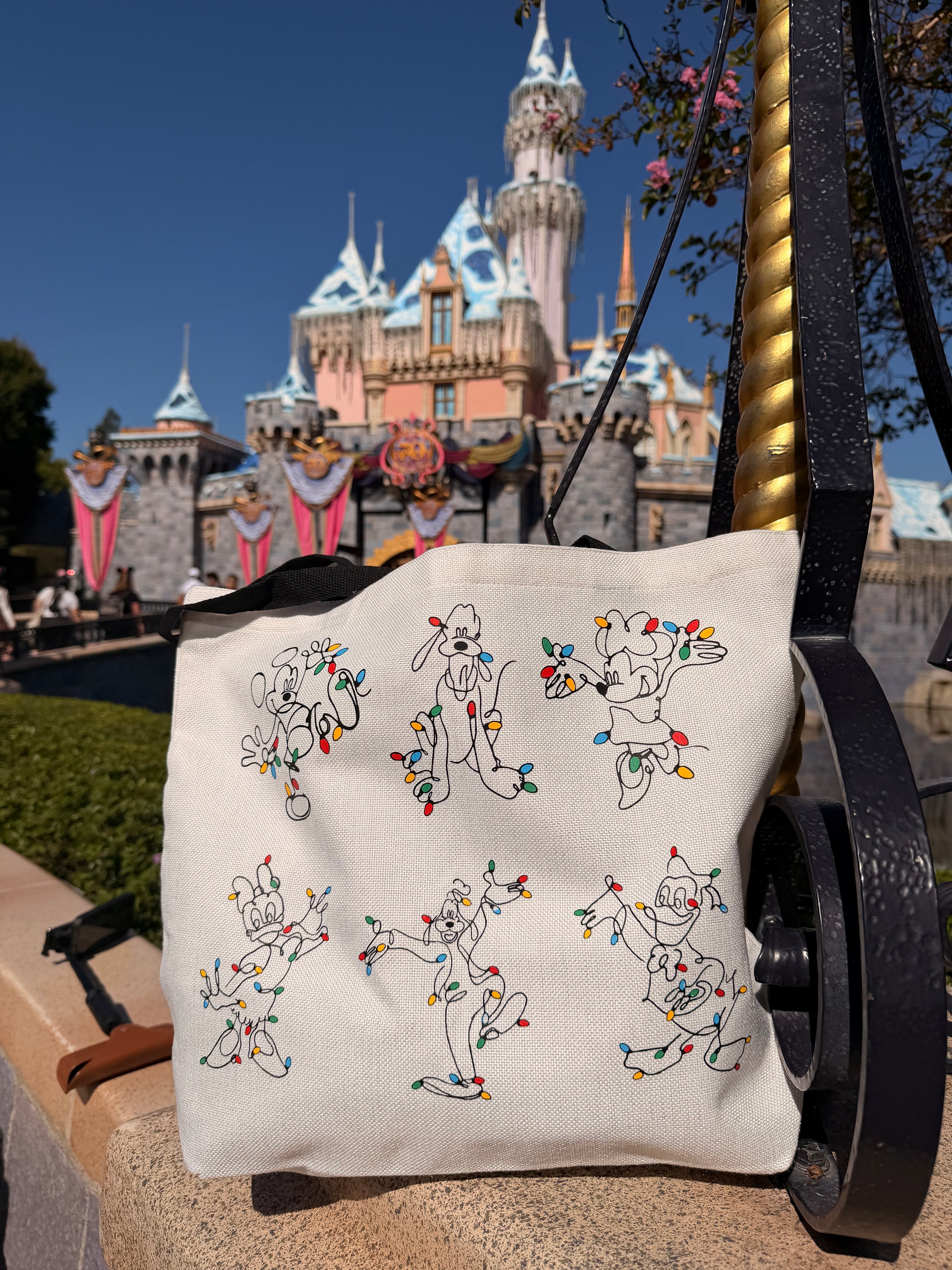 💡 Holiday Lights Characters Tote