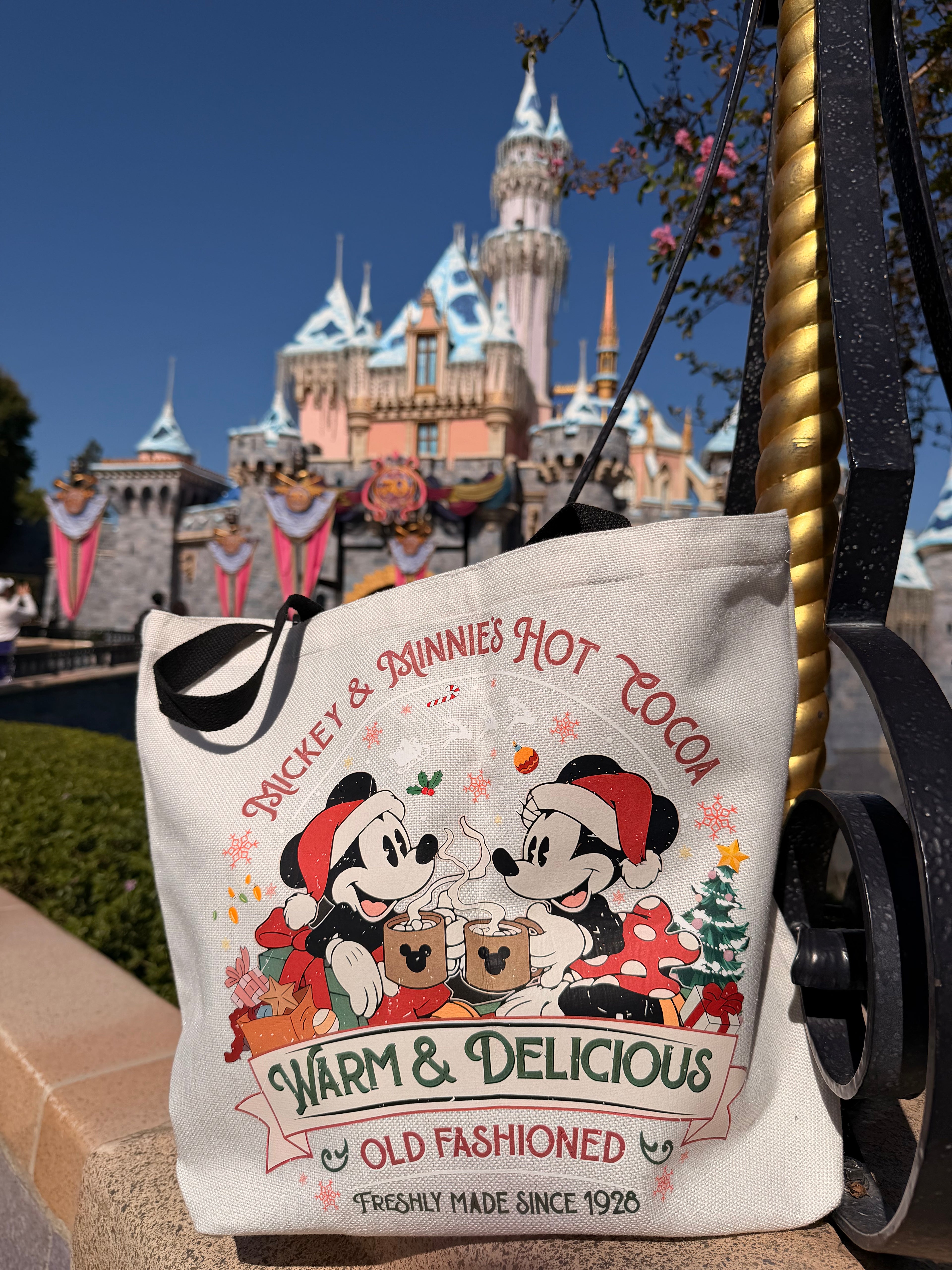 🎁 Mickey & Minnie’s Hot Cocoa Tote