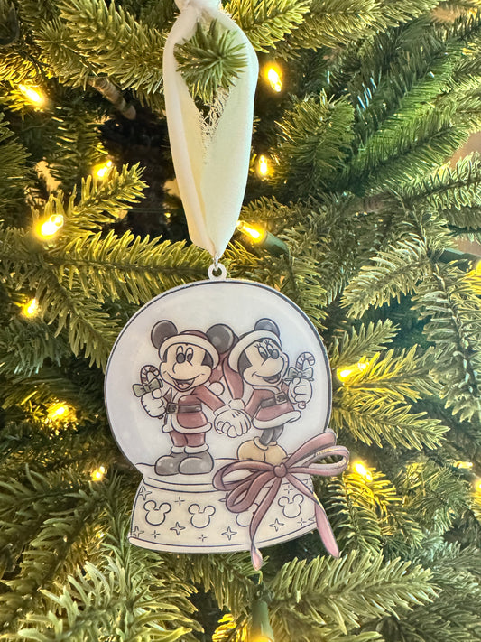 🎅🏼 Mickey & Minnie Snow Globe Ornament