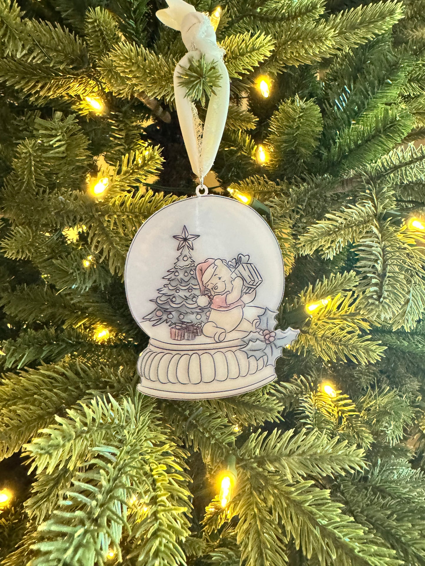 🎄 Winnie the Pooh Snow Globe Ornament