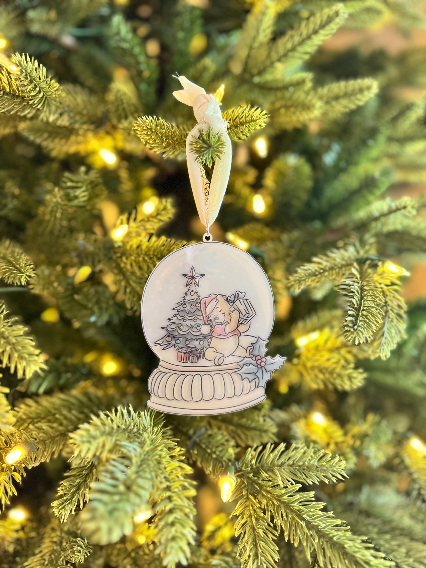 🎄 Winnie the Pooh Snow Globe Ornament