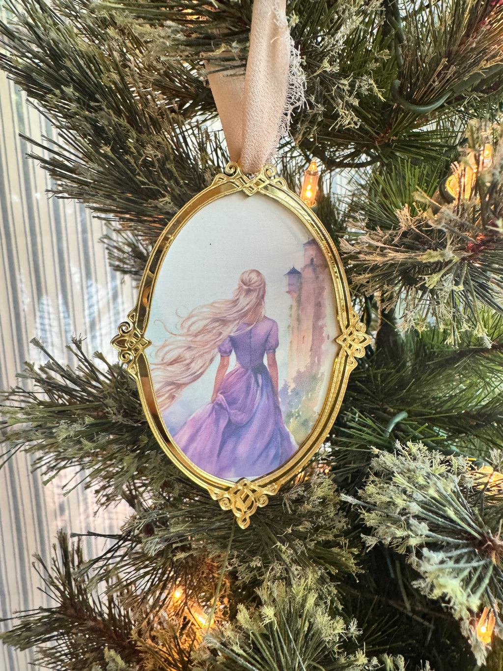 Magic Mirror Princess Ornaite Frame Ornaments