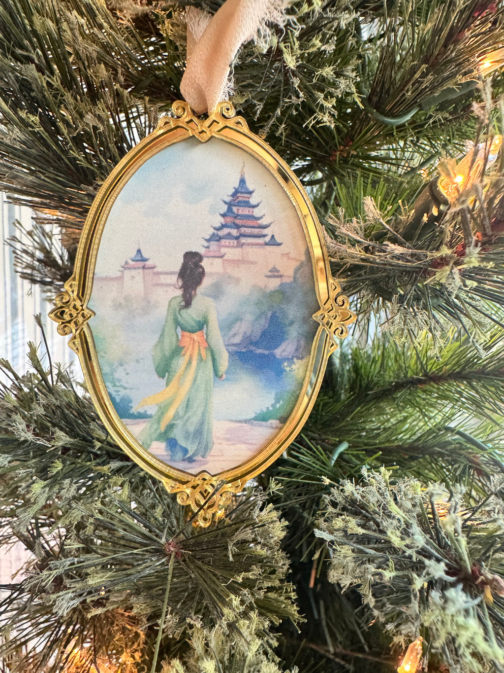 Magic Mirror Princess Ornaite Frame Ornaments