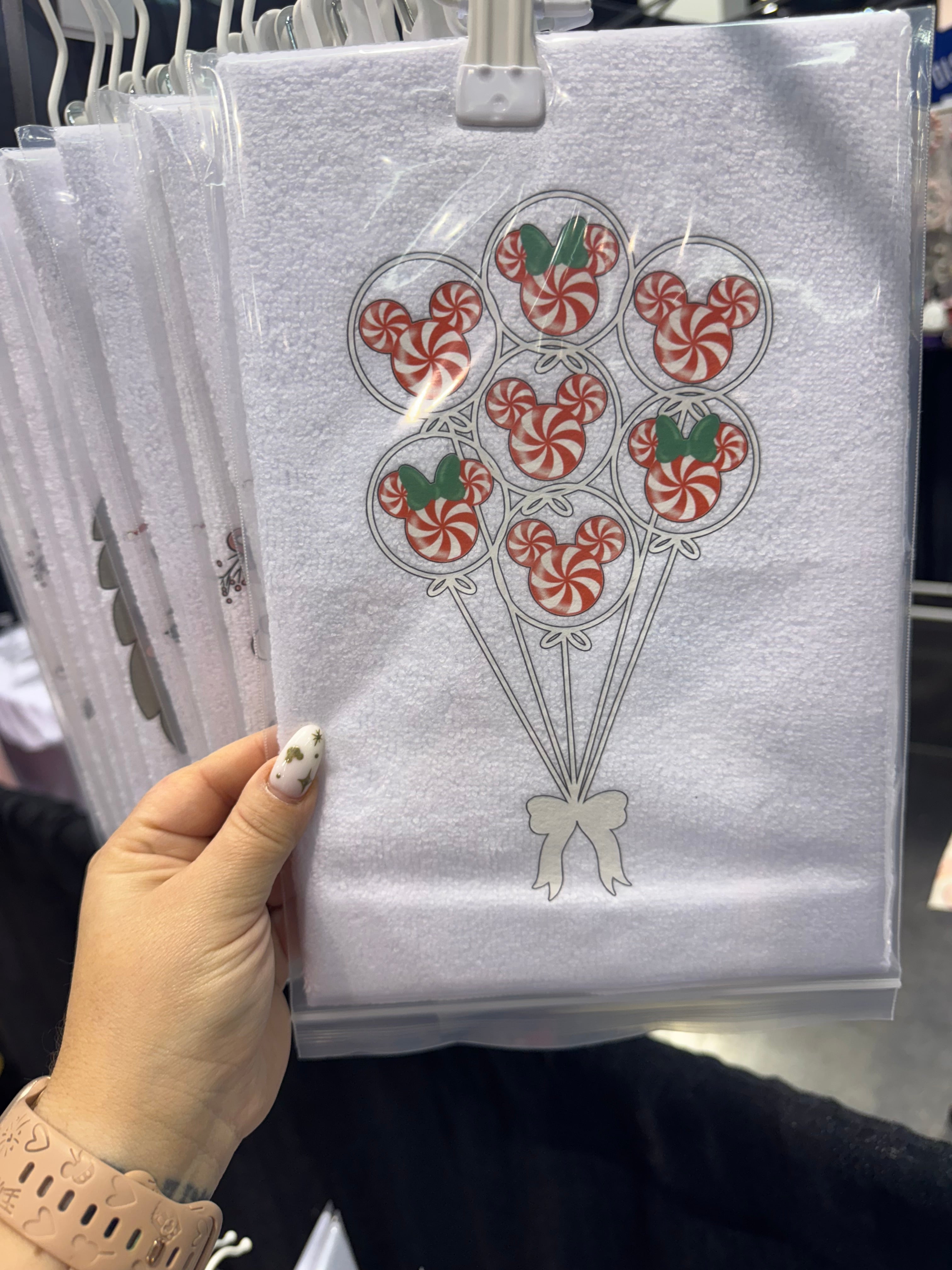 Holiday Kitchen Towel Collection – 9 Magical Styles