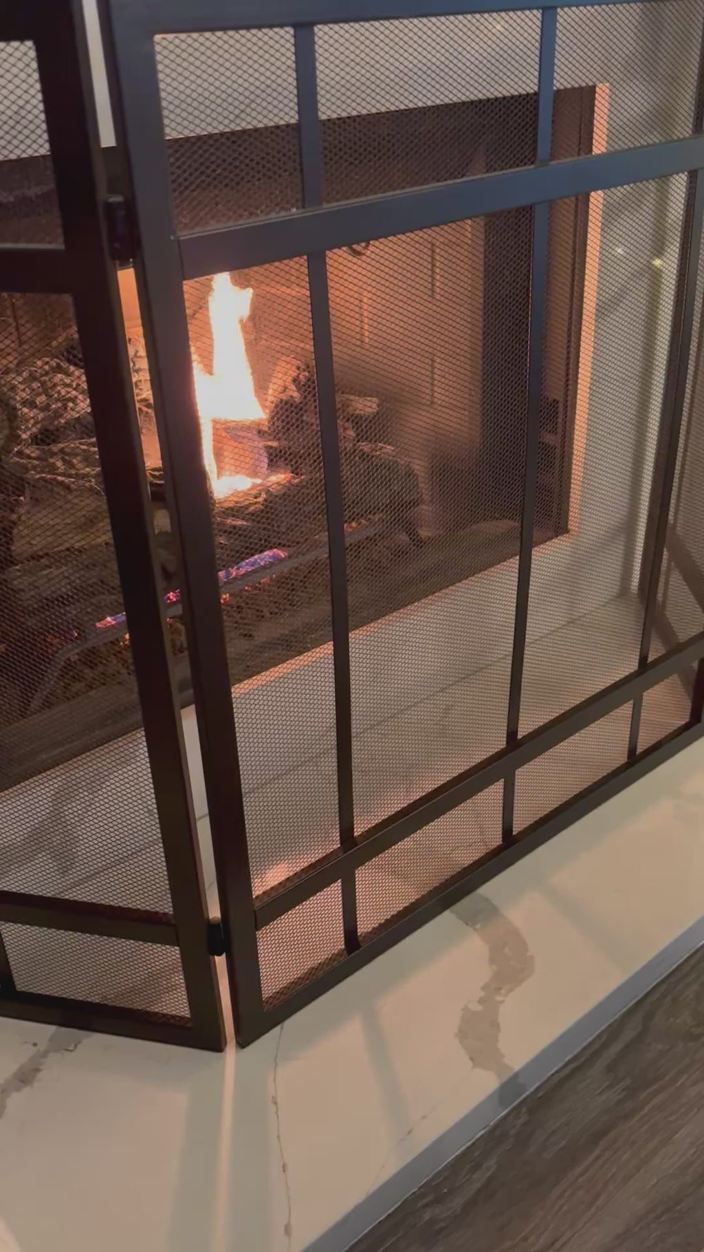 ✨ Cozy Bookshelf Kindle Cover