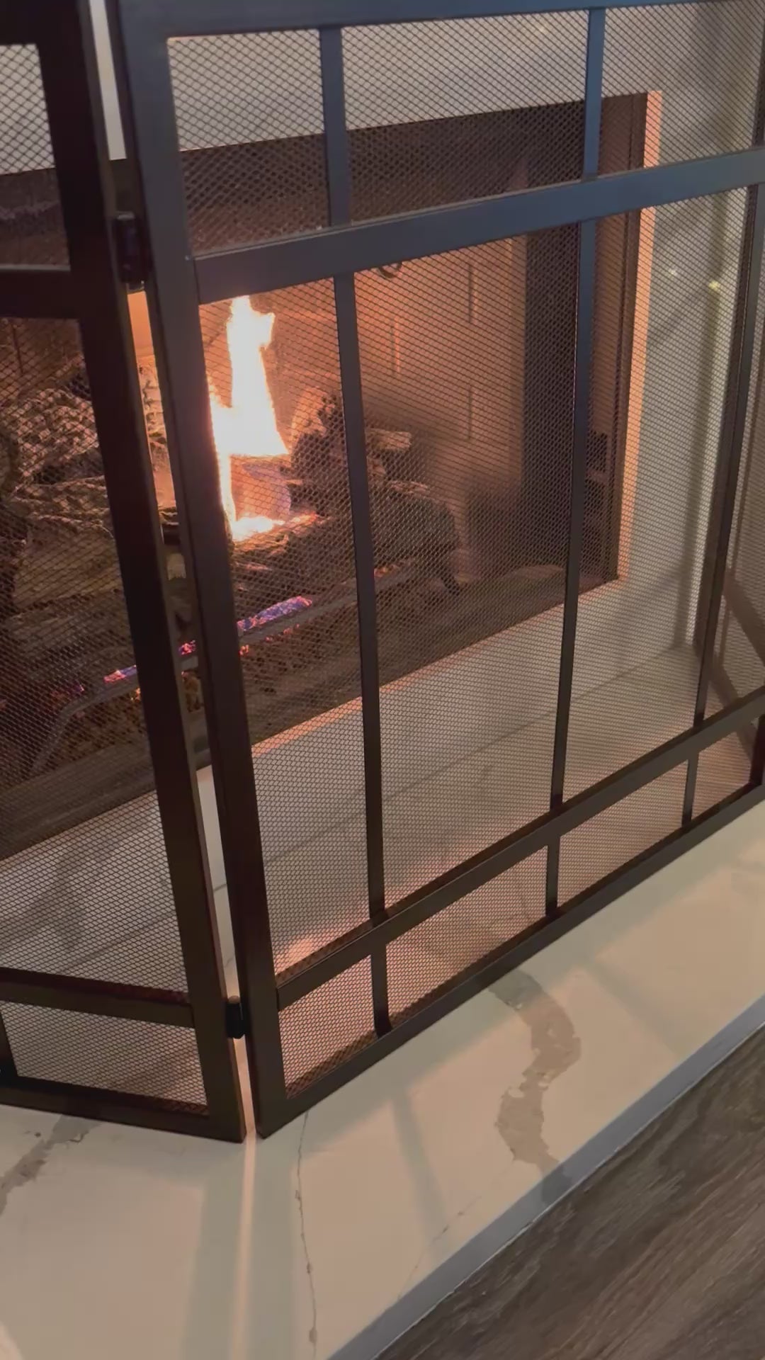 ✨ Cozy Bookshelf Kindle Cover